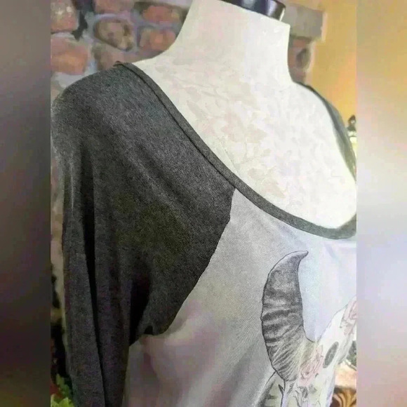 Windsor Women's Long Sleeve Tee Size L - Picture 7 of 9